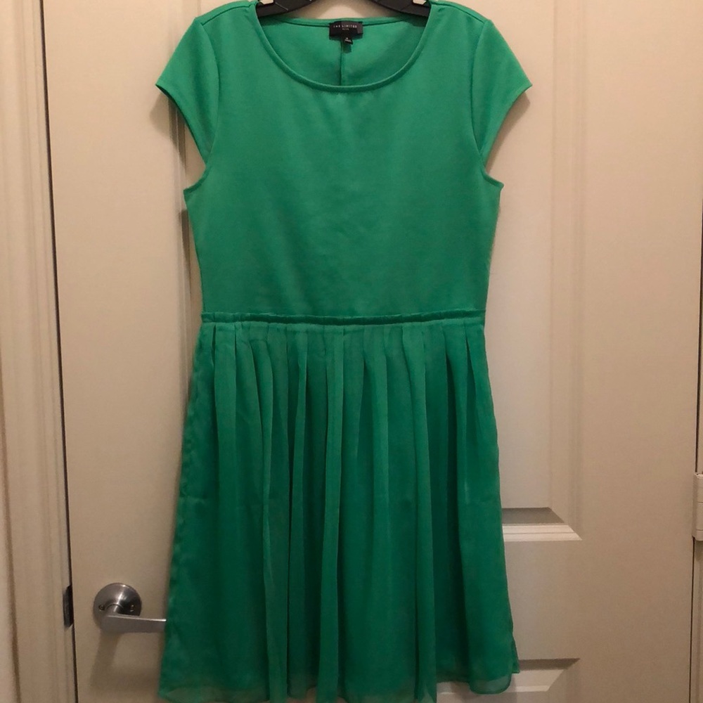 Greeeeeeennnn flowy dress